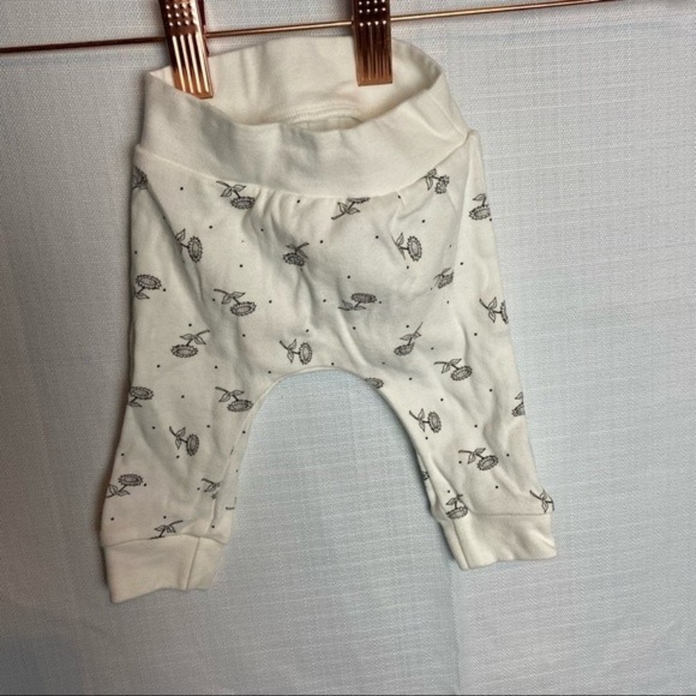 Rae Dunn Baby By Magenta Flower Pants 0-3 Months - Picture 1 of 3